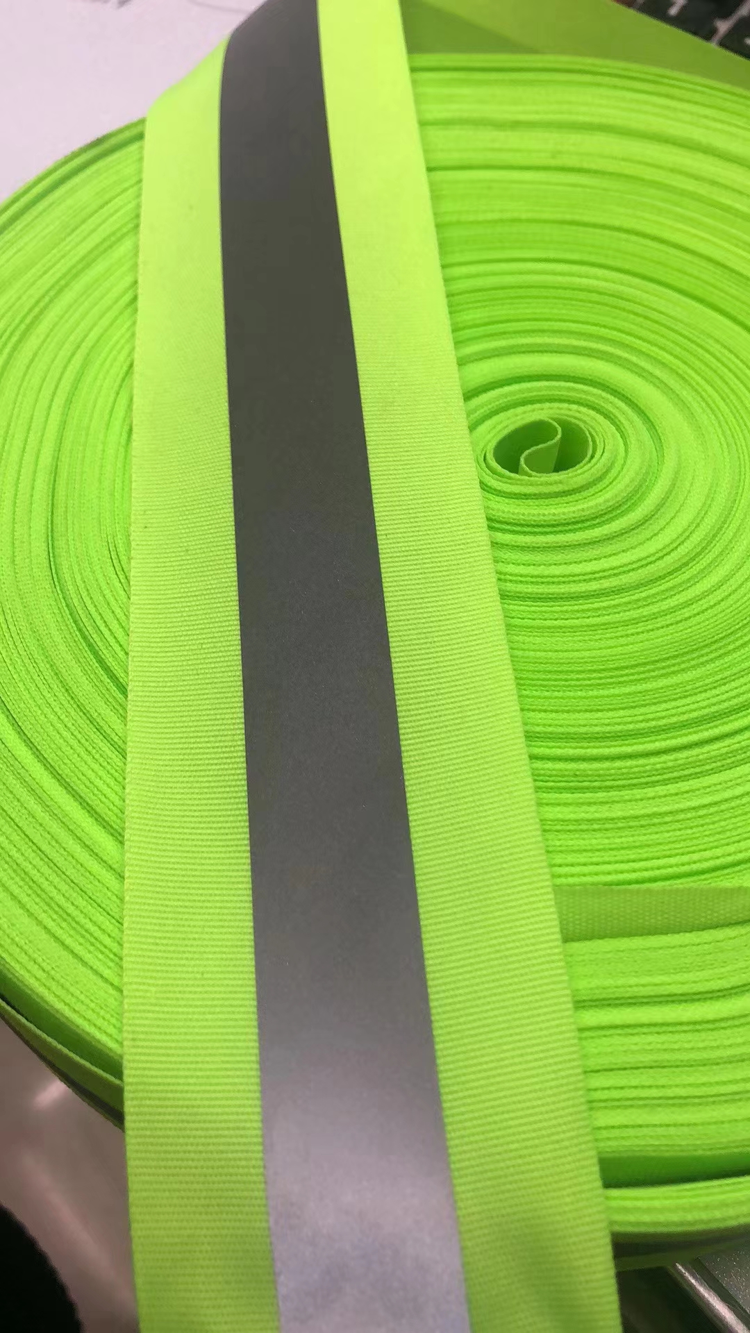 reflective ribbon