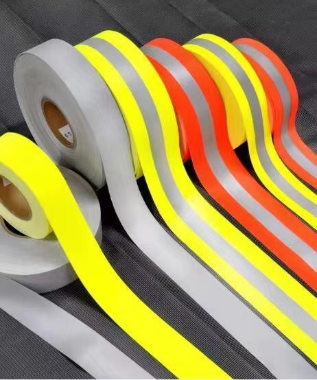 FR Yellow-silver warning tape